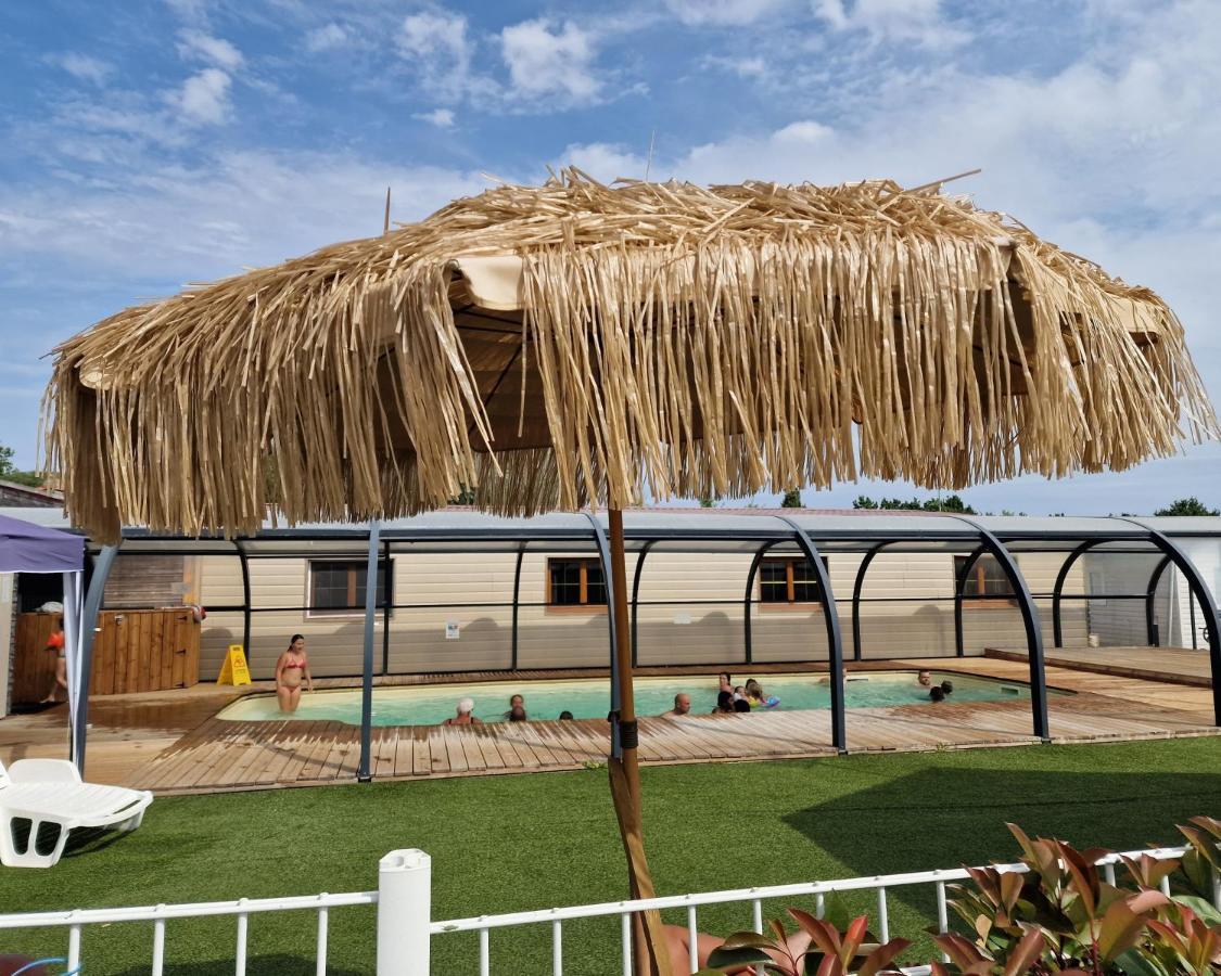 Lodge Les P'tites Maisons dans la Prairie Sallertaine Extérieur photo